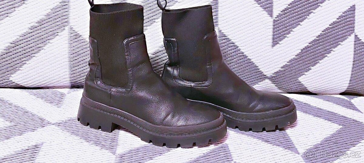 PÁNSKÉ KOŽENÉ KOTNÍKOVÉ KOZAČKY - vel. 41