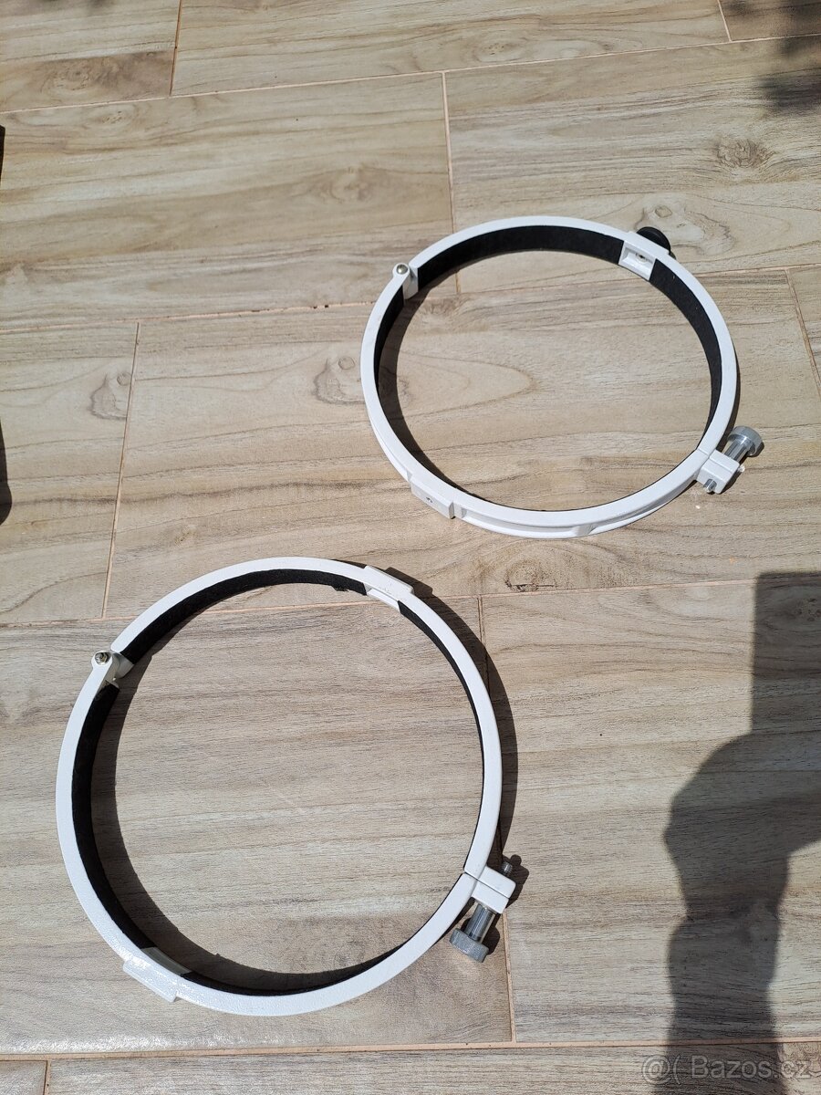 upínací kruhy dalekohled Newton 250 mm