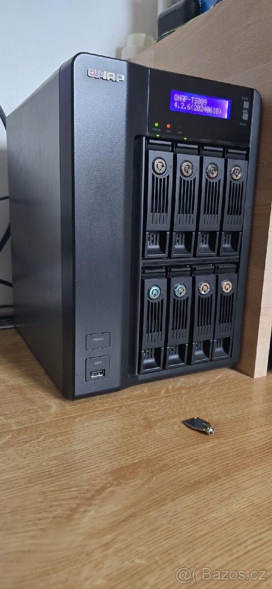 NAS QNAP TS-809 pro