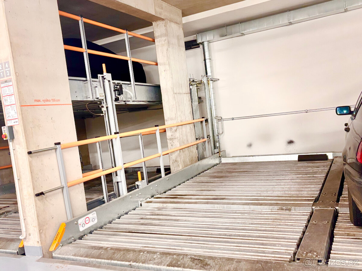 Pronájem garážového stání Šumavská