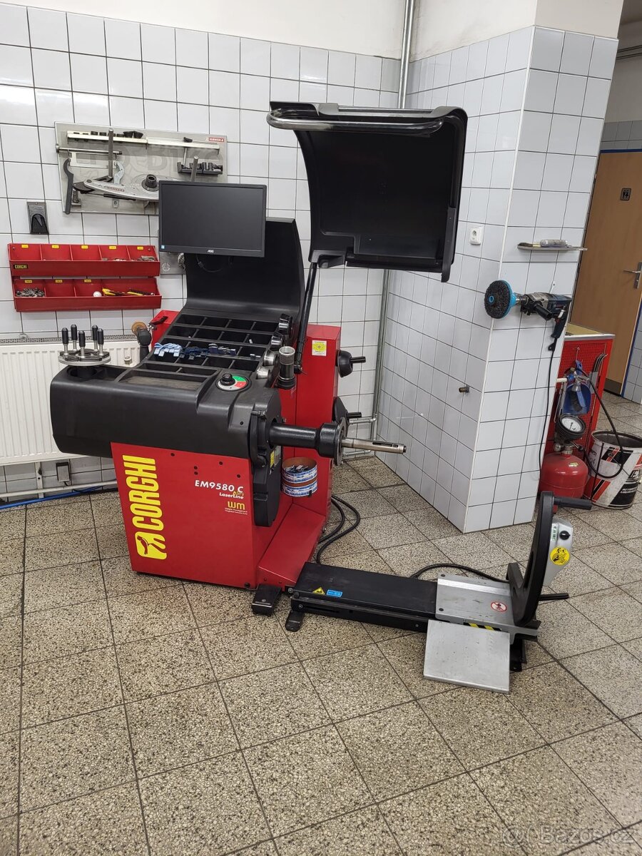 Profi vyvažovačka kol CORGHI EM 9580 Plus Laser Line