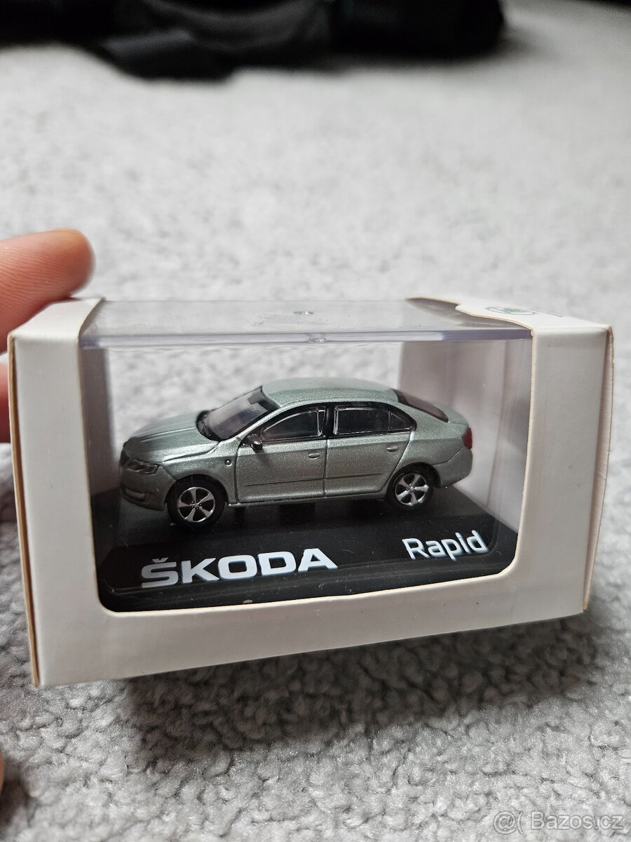 Škoda Rapid model 1:72