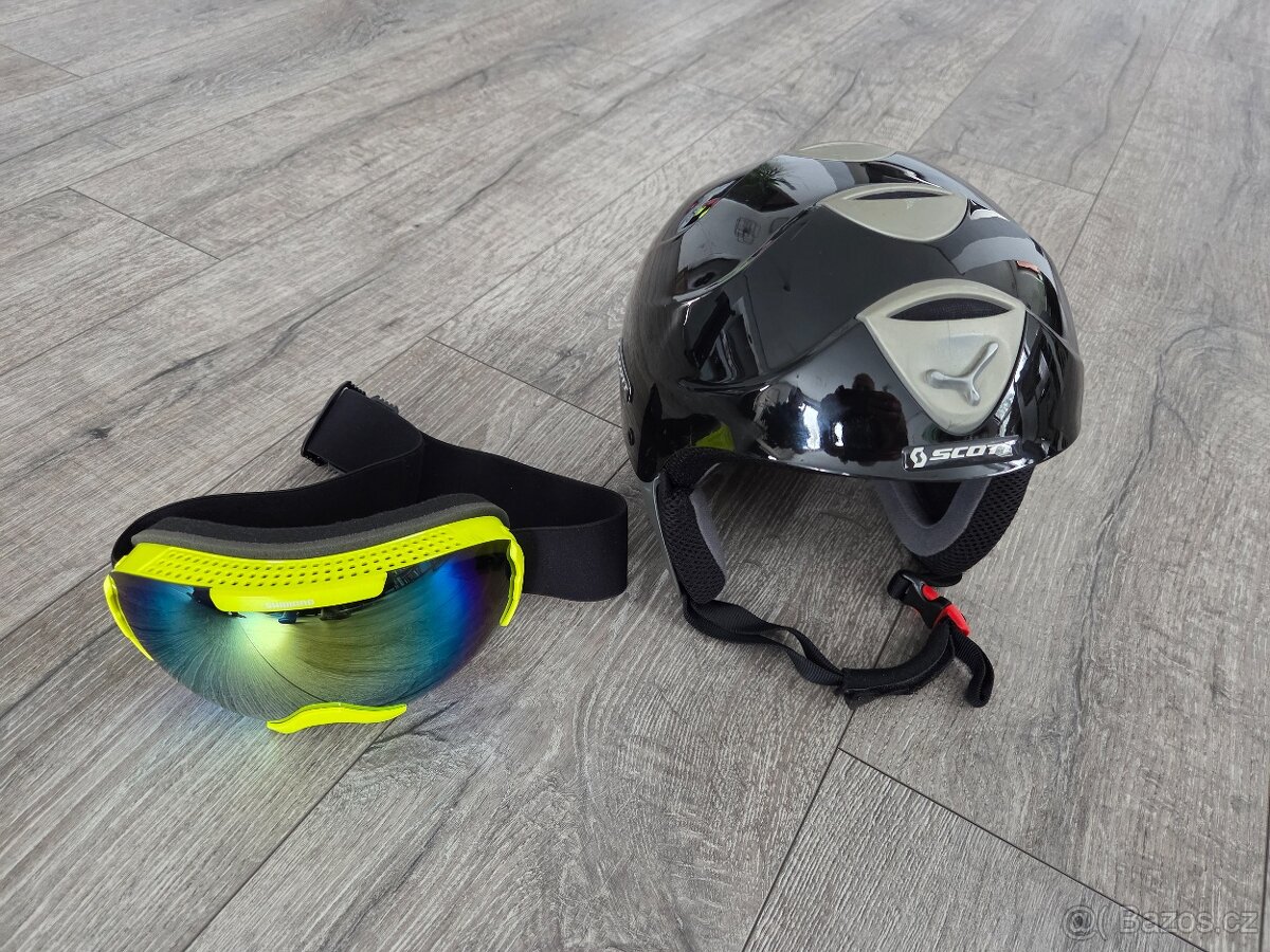 Lyzarska helma a bryle