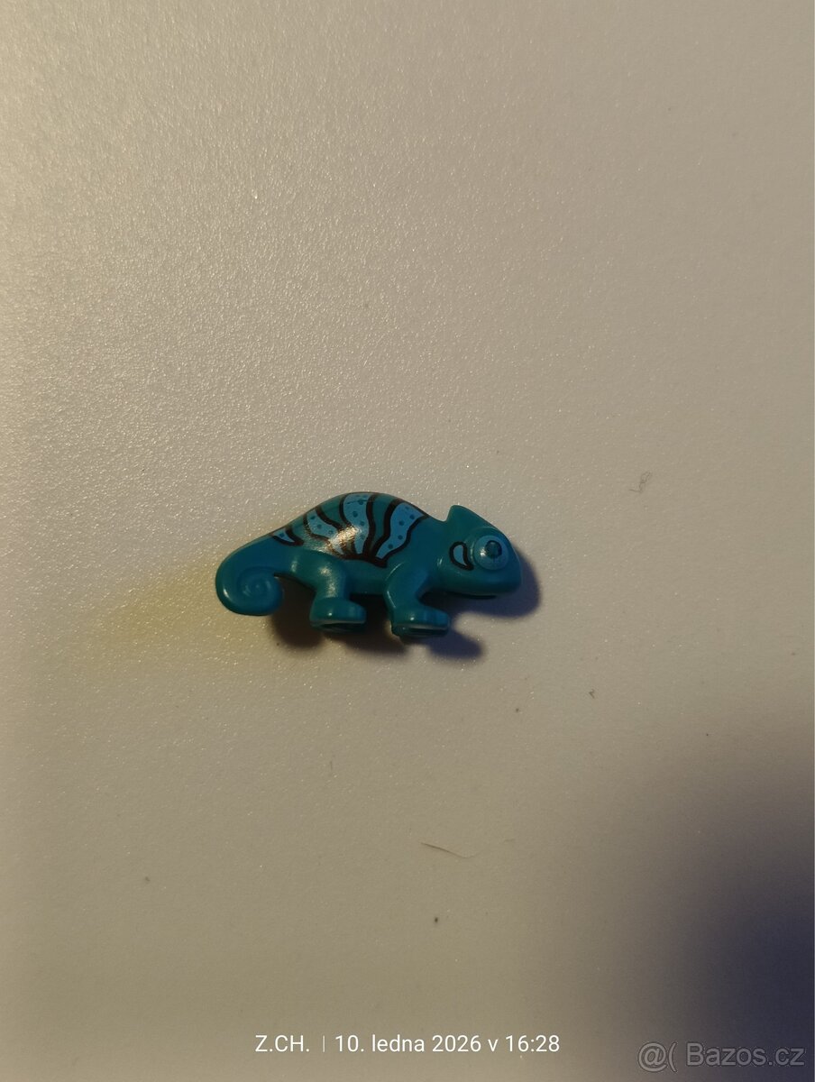 Lego chameleon