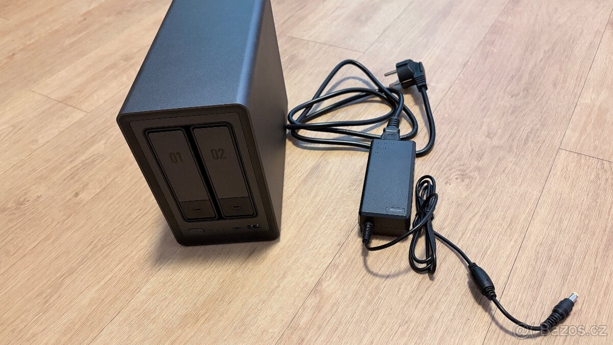 NAS server Ugreen DXP2800