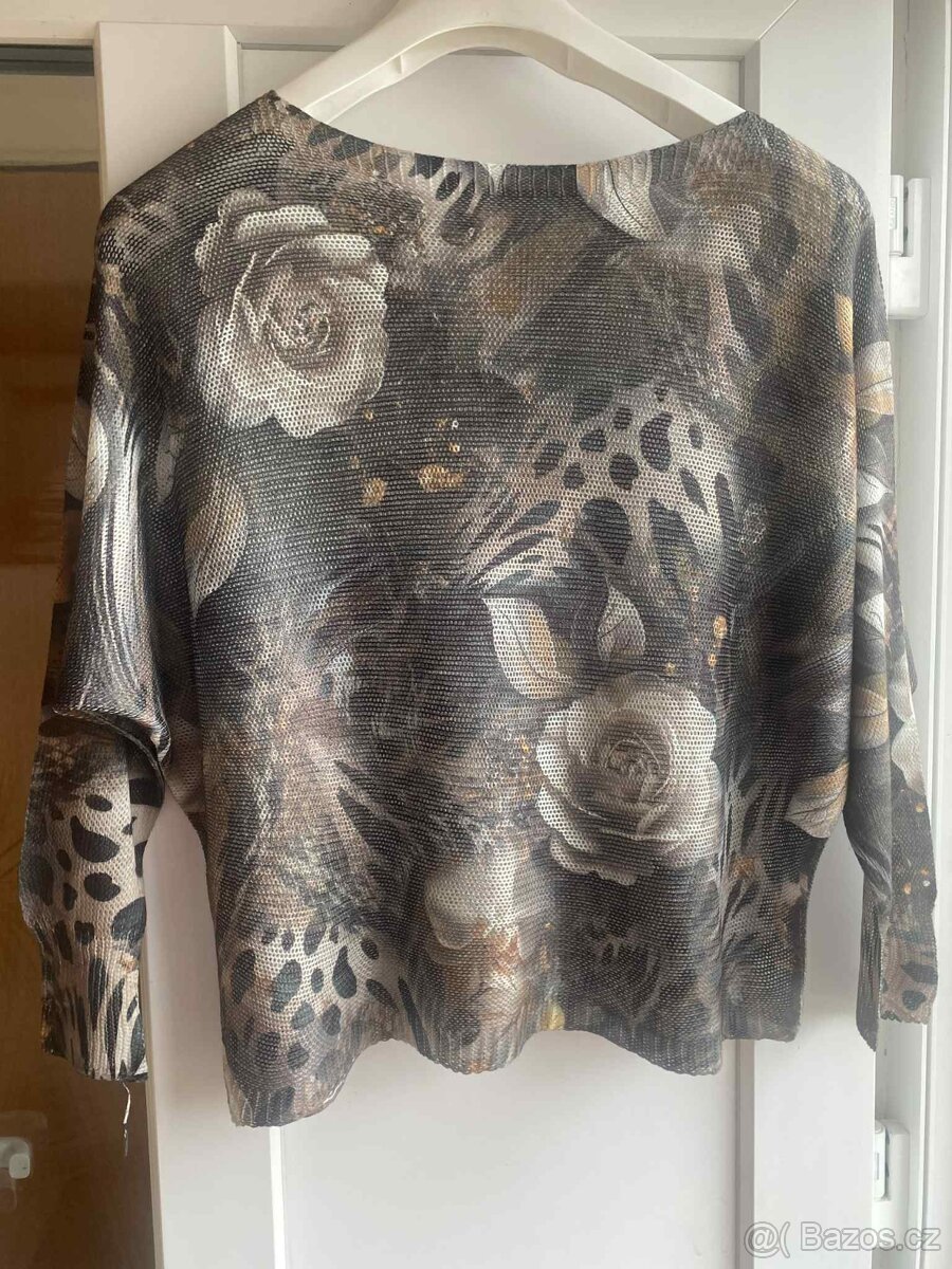 Nový tenčí italský svetřík vel. 44 a více