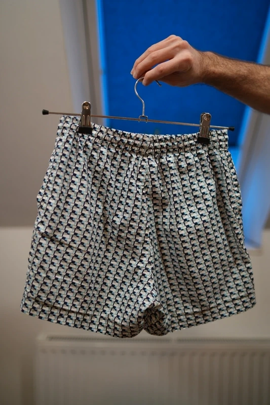 Kraťasy s vysokým pasem