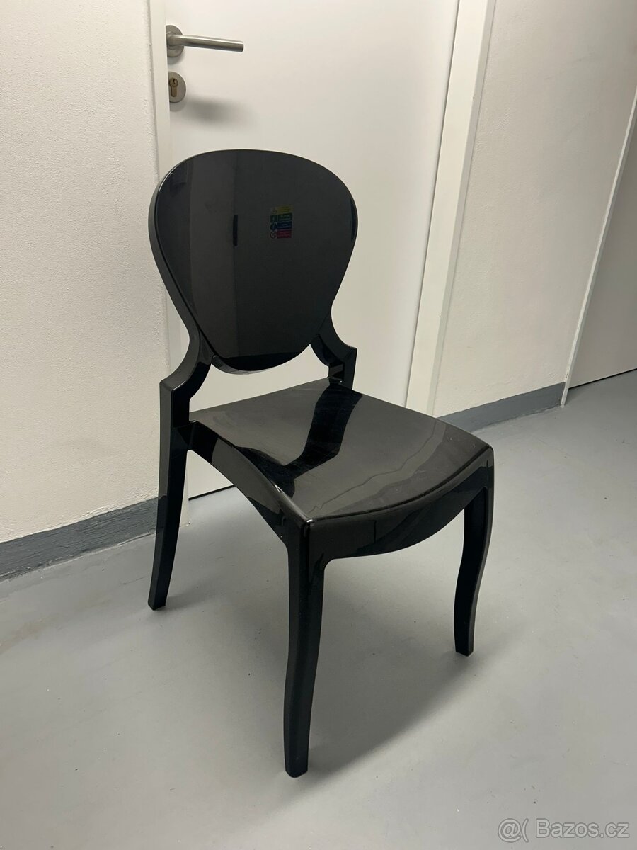 Černá plastová židle Pedrali