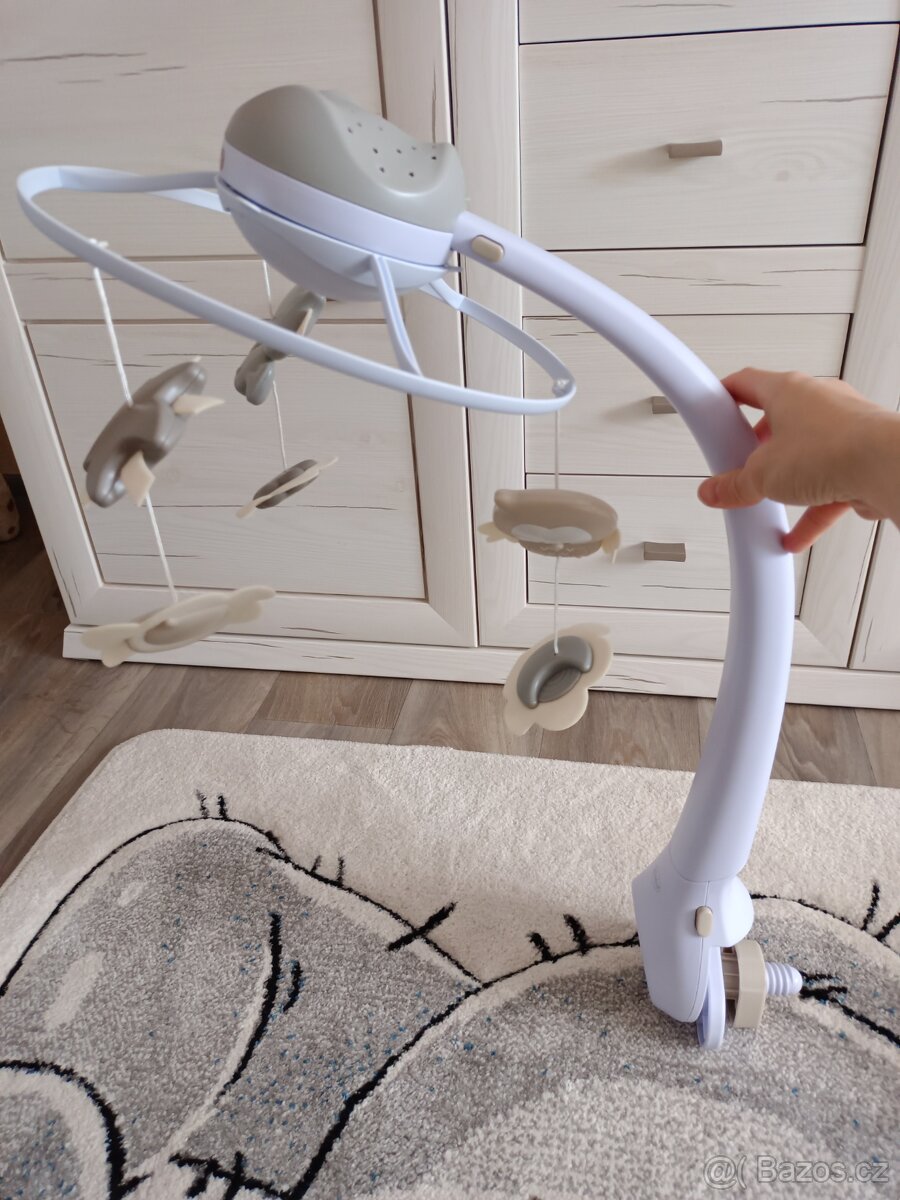 Kolotoč nad postýlku