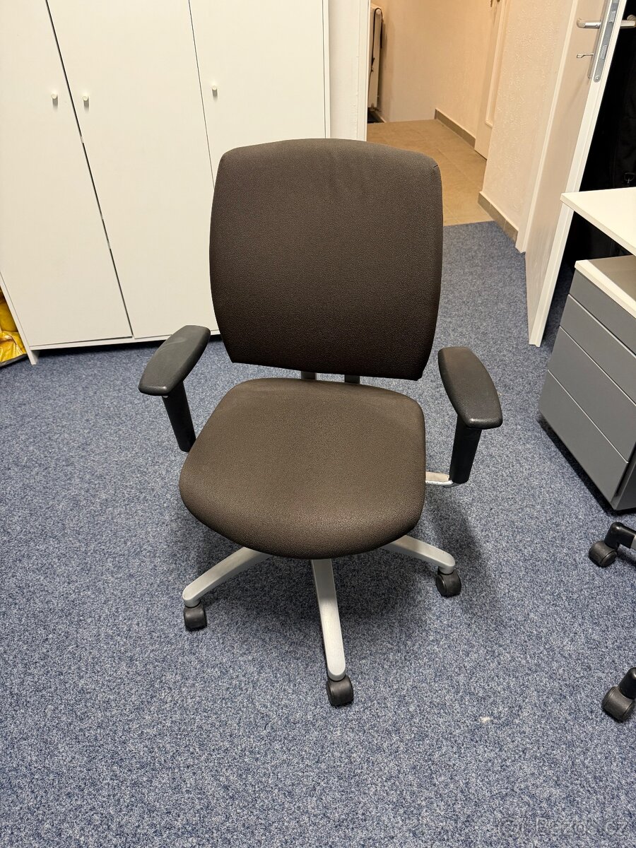 Kancelářská židle polohovatelná