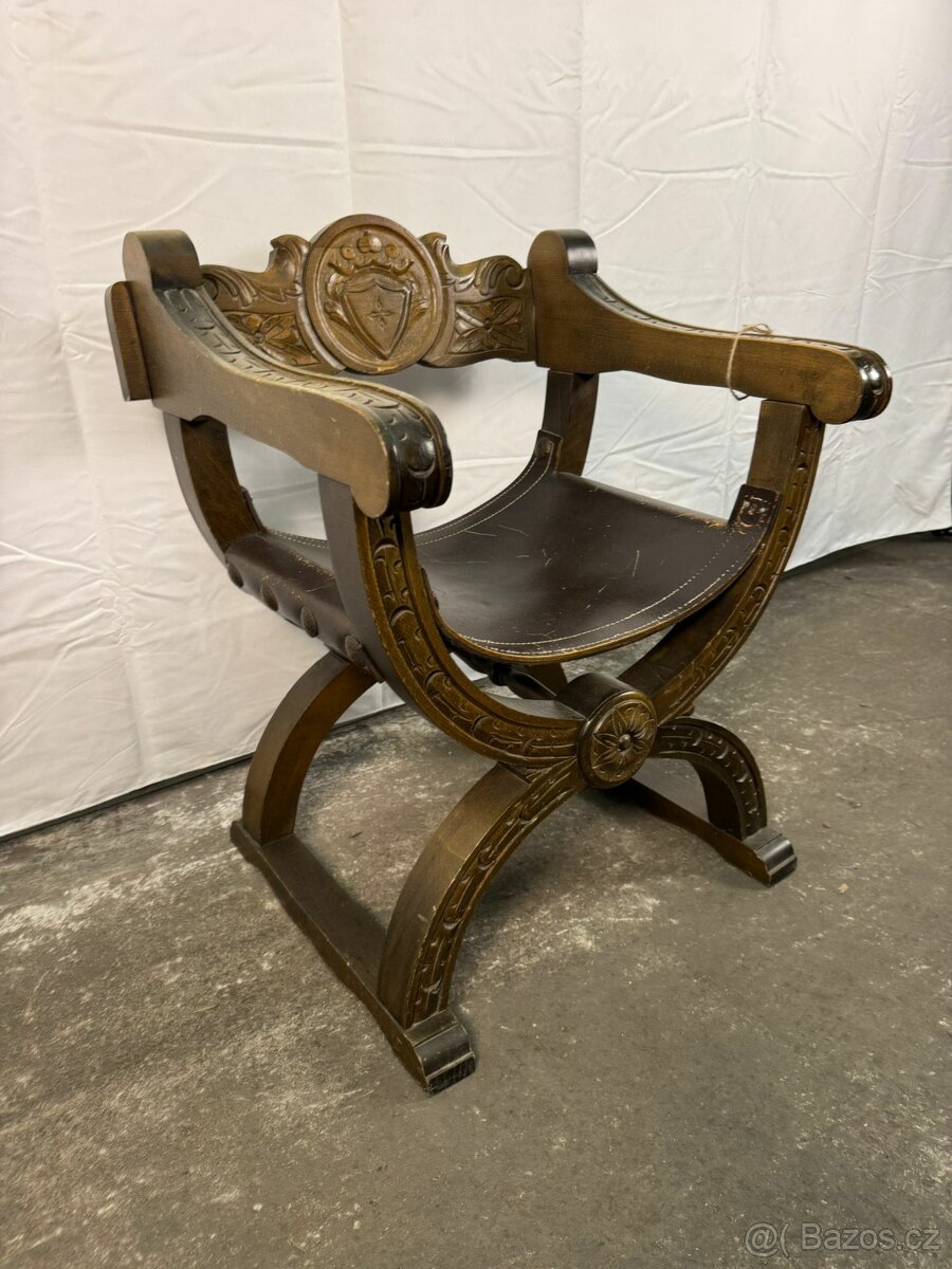 Starožitné renesanční křeslo (135002)