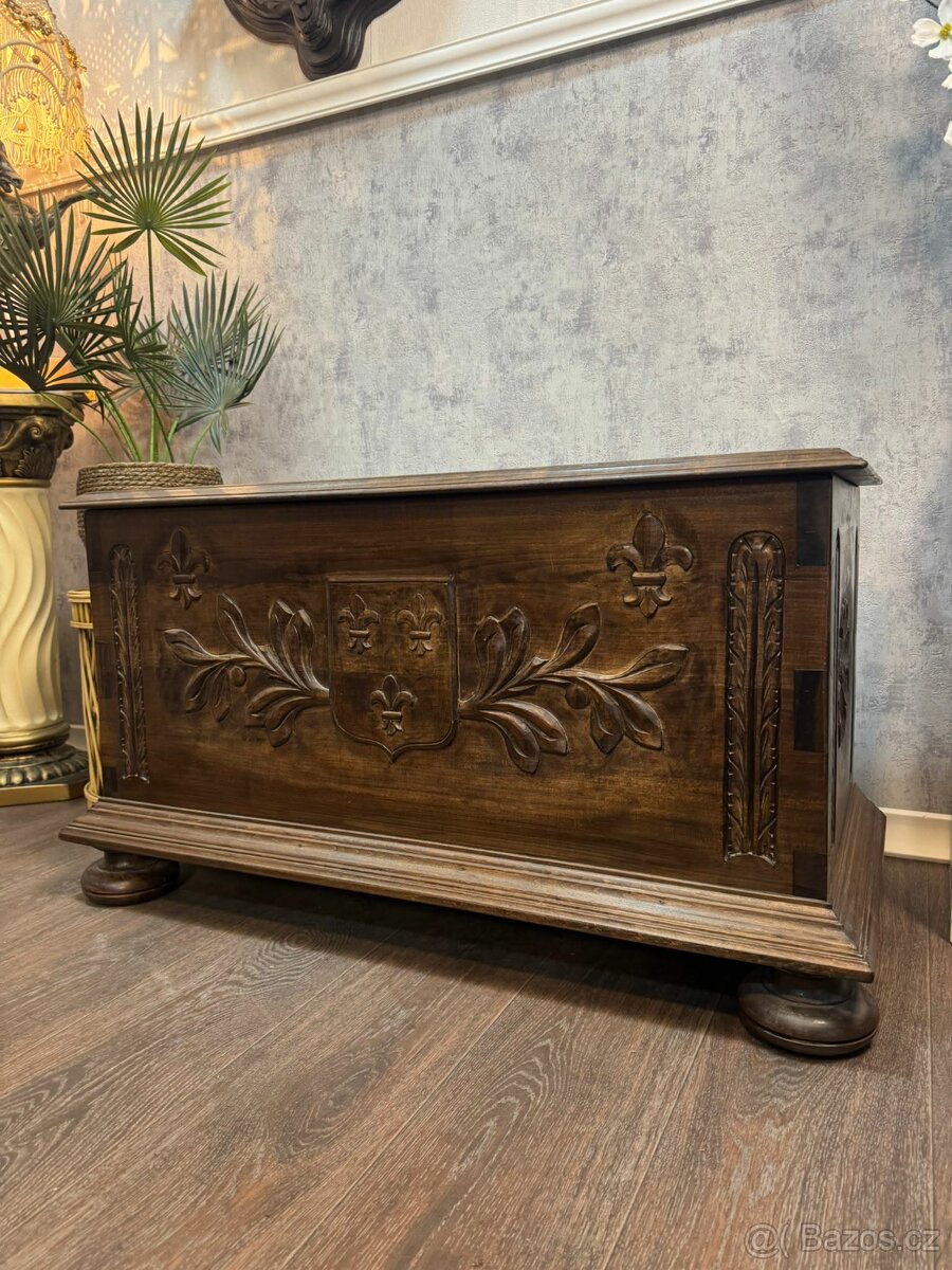 Starožitná truhla (140013)