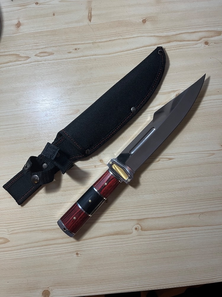 Prodám lovecký nůž