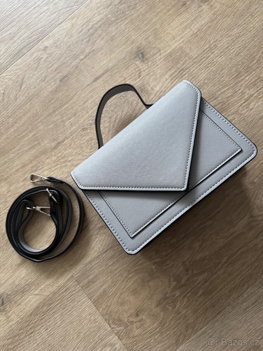 Šedá kabelka