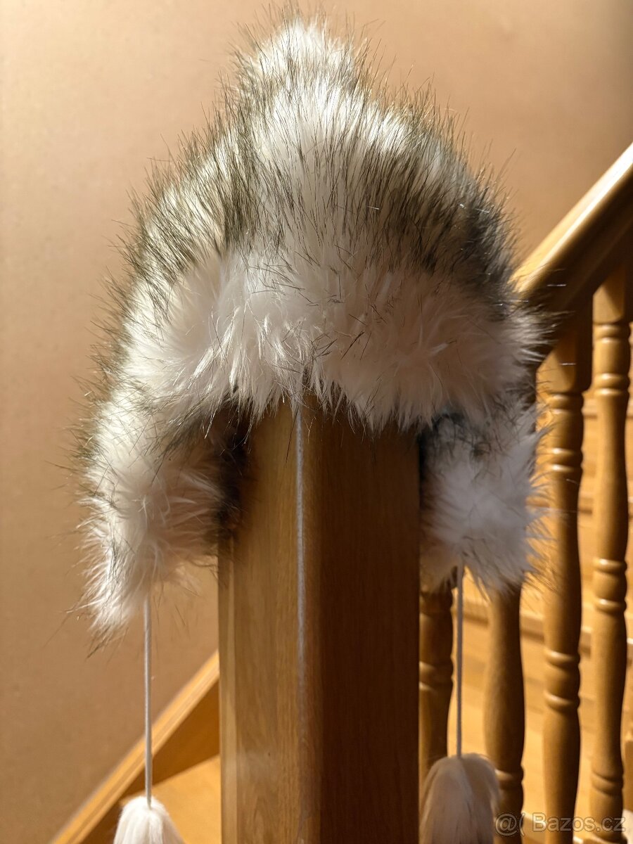 Dámská chlupatá beranice