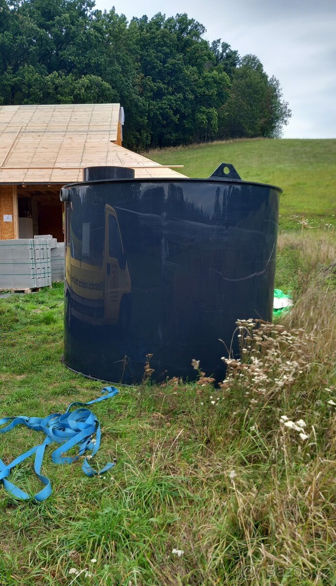 Retenční samonosná nádrž objemu 10m3