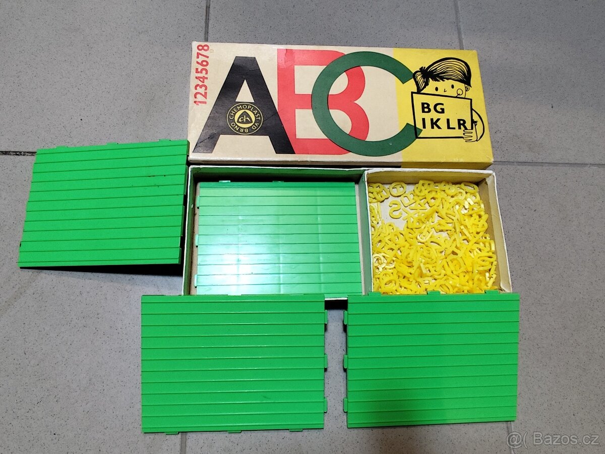 Retro hra skládací abeceda