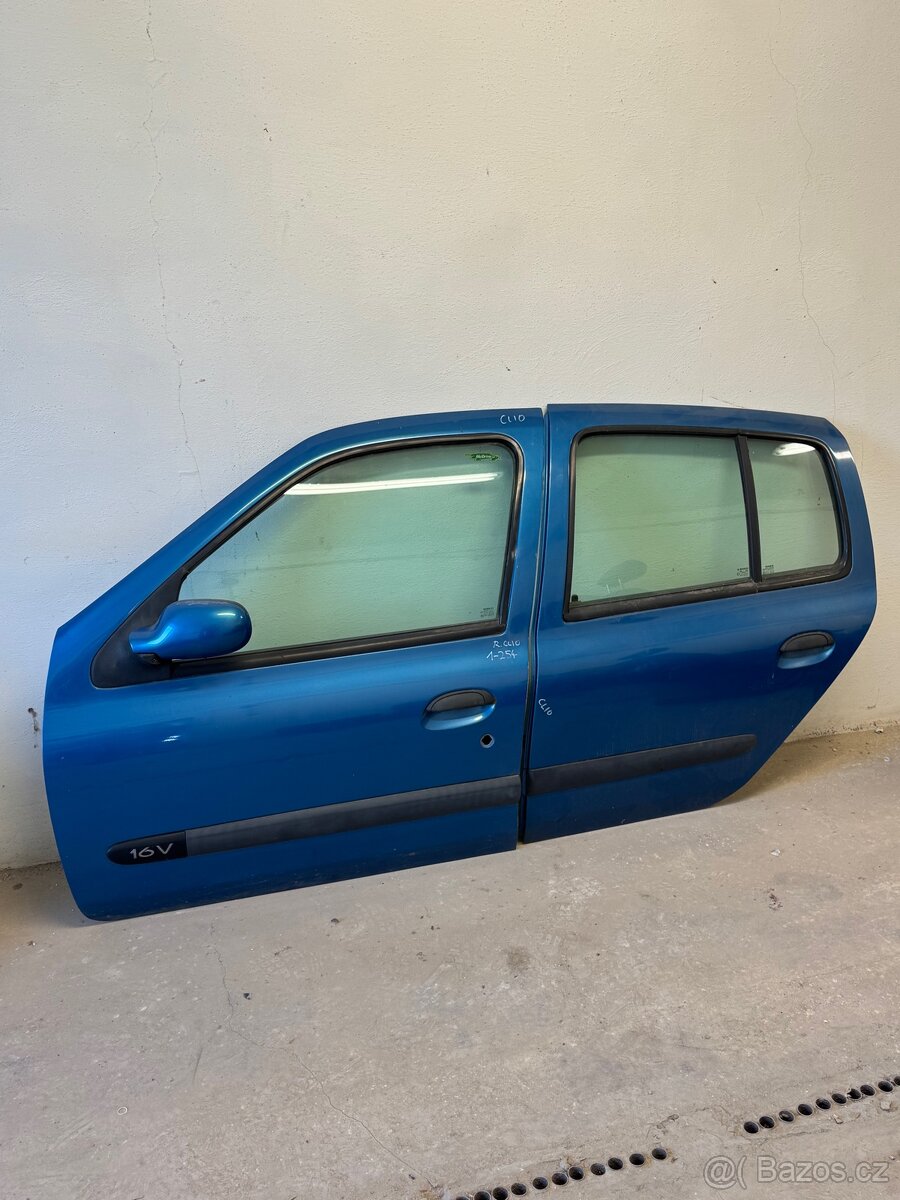 Renault Clio 2, levé dveře
