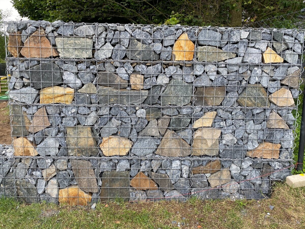Realizace gabionových plotů