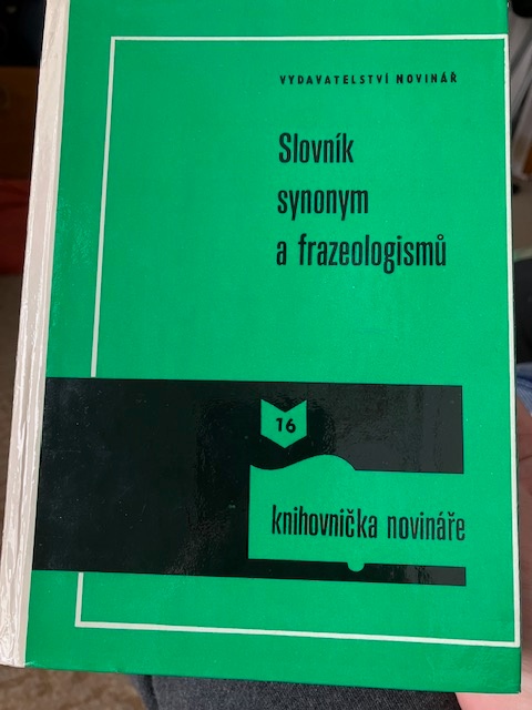 Slovník synonym a frazeologismu