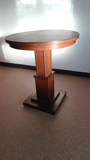 Starožitný stůl kulatý