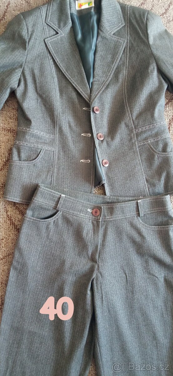 KOSTÝMEK VEL 40