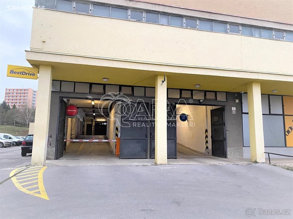 PRONÁJEM GARÁŽOVÉHO STÁNÍ