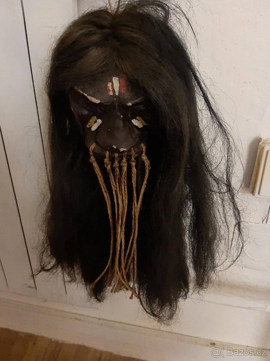 Prodám repliku zmenšené hlavy tsantsa