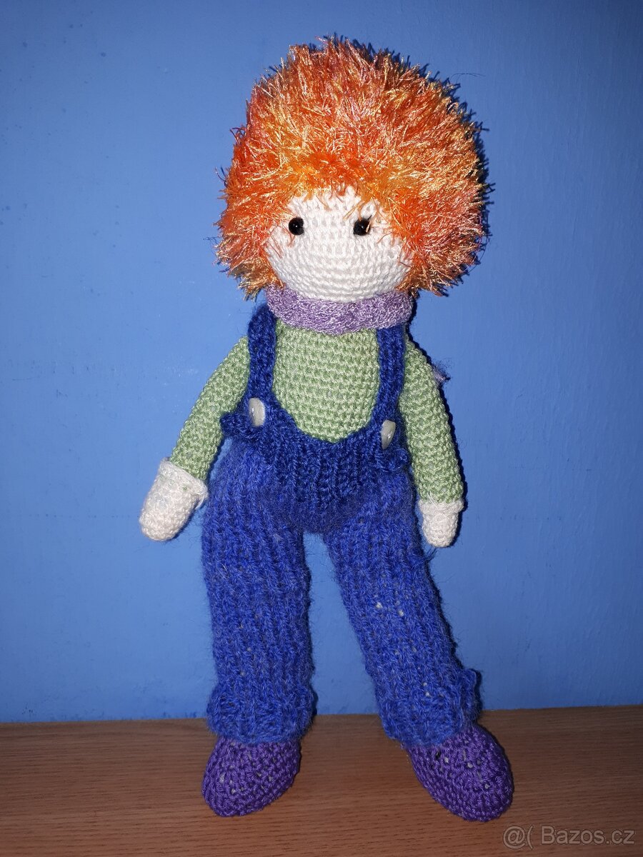 panáček s oranžovými vlasy