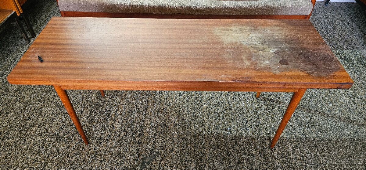 Stůl konferenční UP závody BUČOVICE