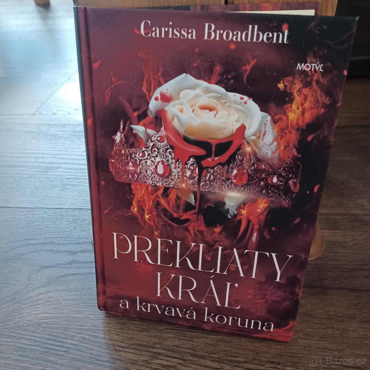 Prekliaty kráľ a krvavá koruna - Carissa Broadbent