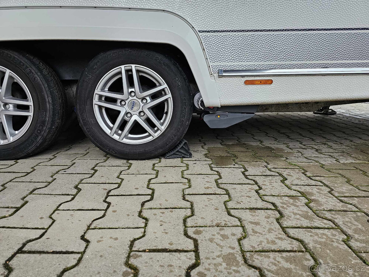 automatický pohon pro karavan em315