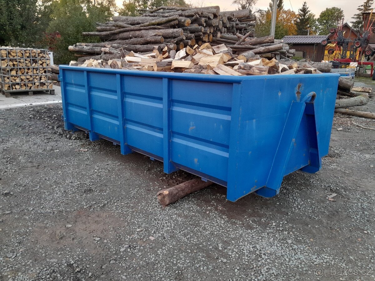 štípané palivové dříví