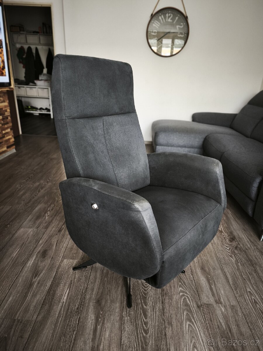 Kreslo polohovatelny