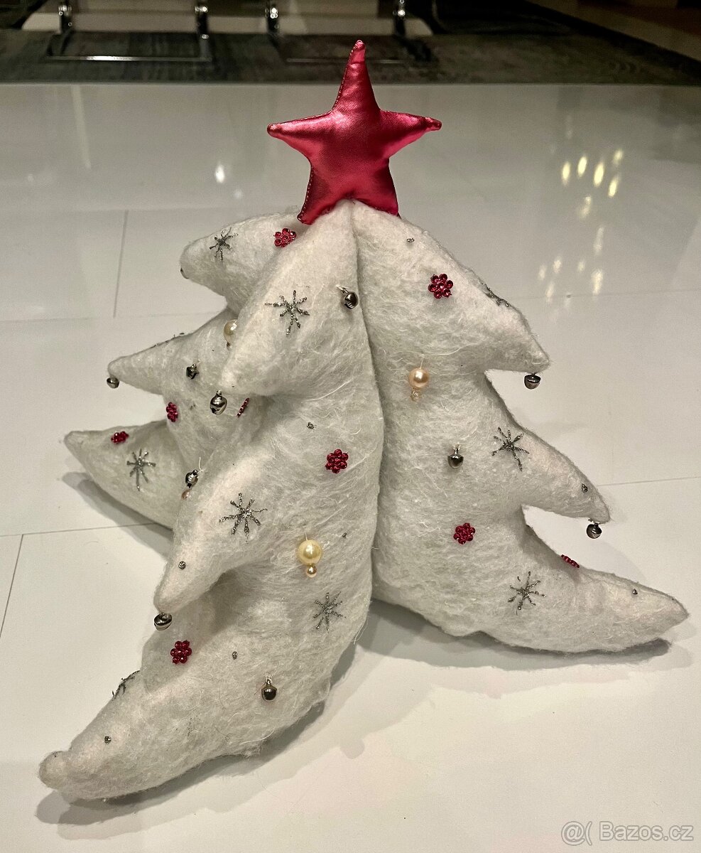 Látkový vánoční stromeček