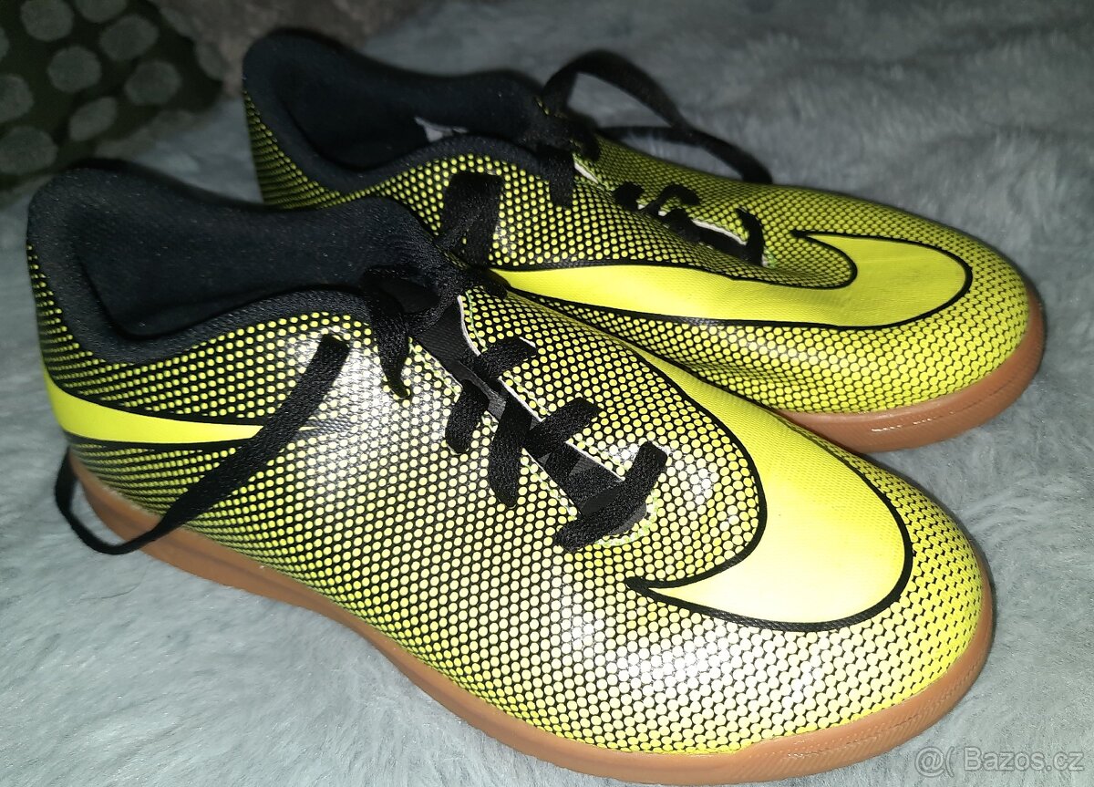 Dětské sálové boty Nike vel. 36,5