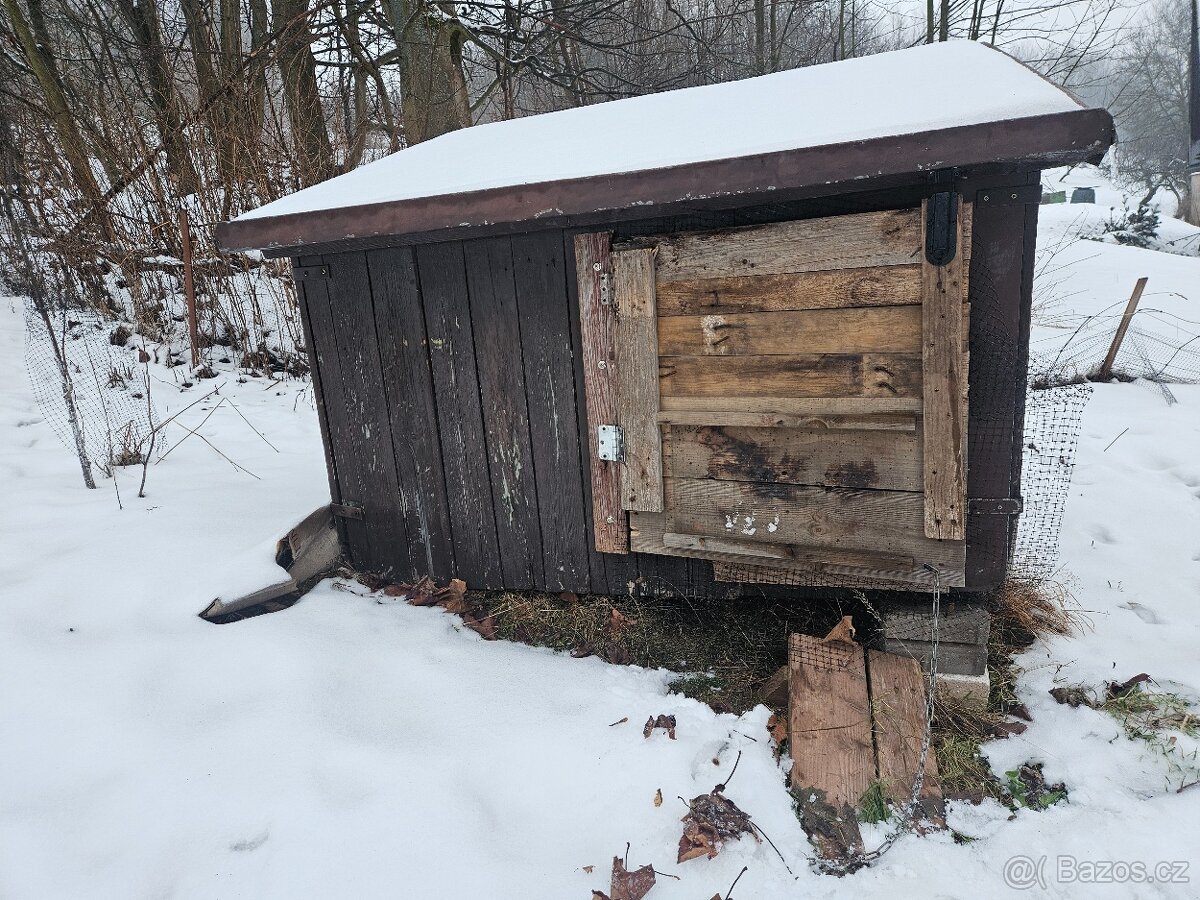 Zateplená velká bouda pro psa