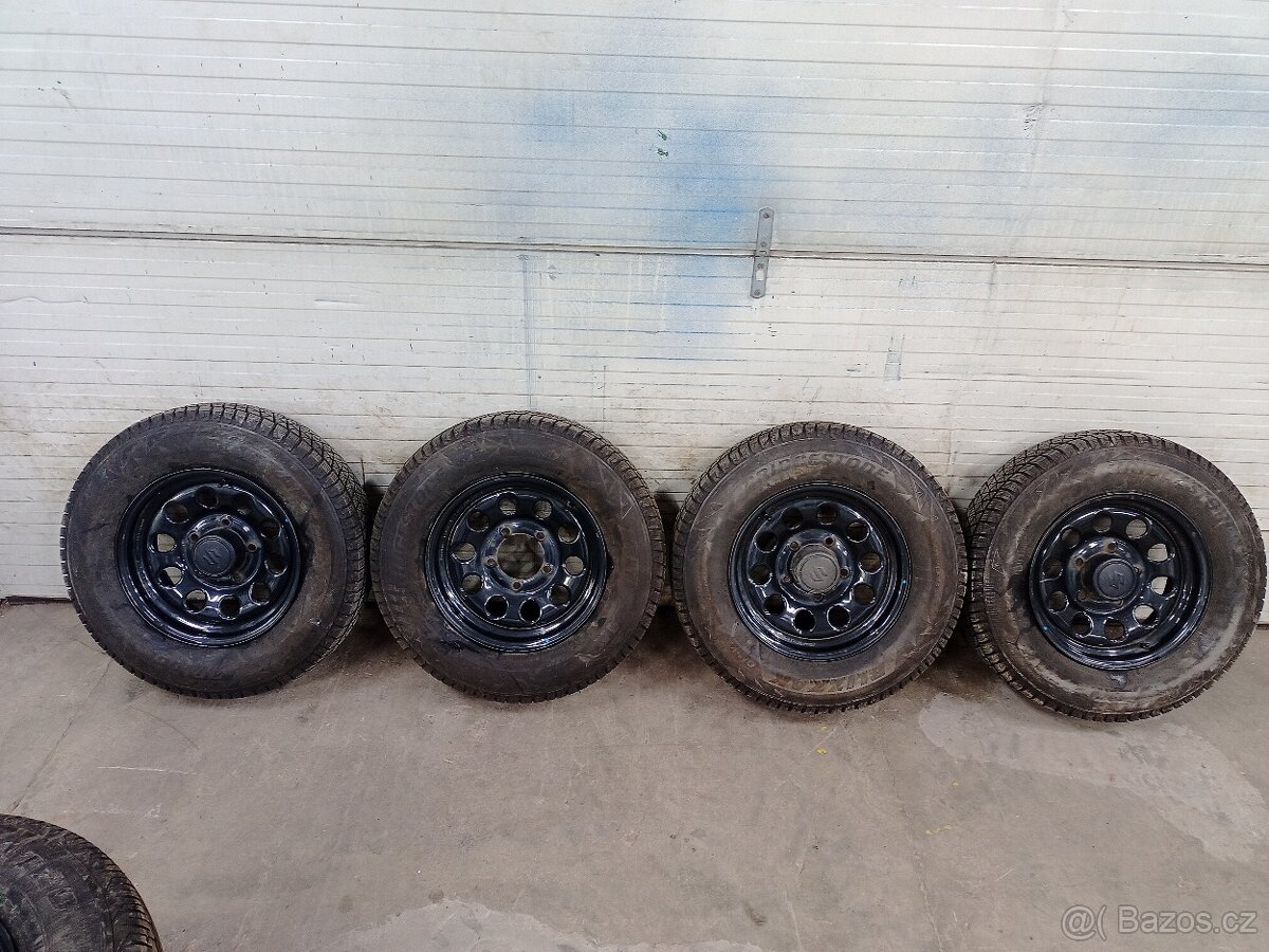 jimny zimní pneumatiky