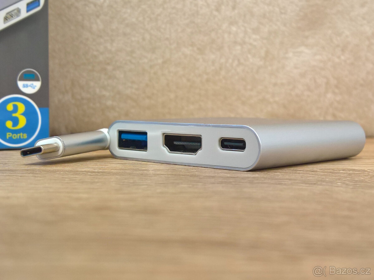 USB-C hub (replikátor portů)