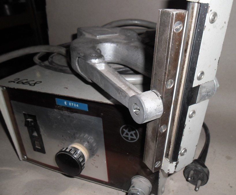 Impulsní svářečka na polyetylen IZ3A1