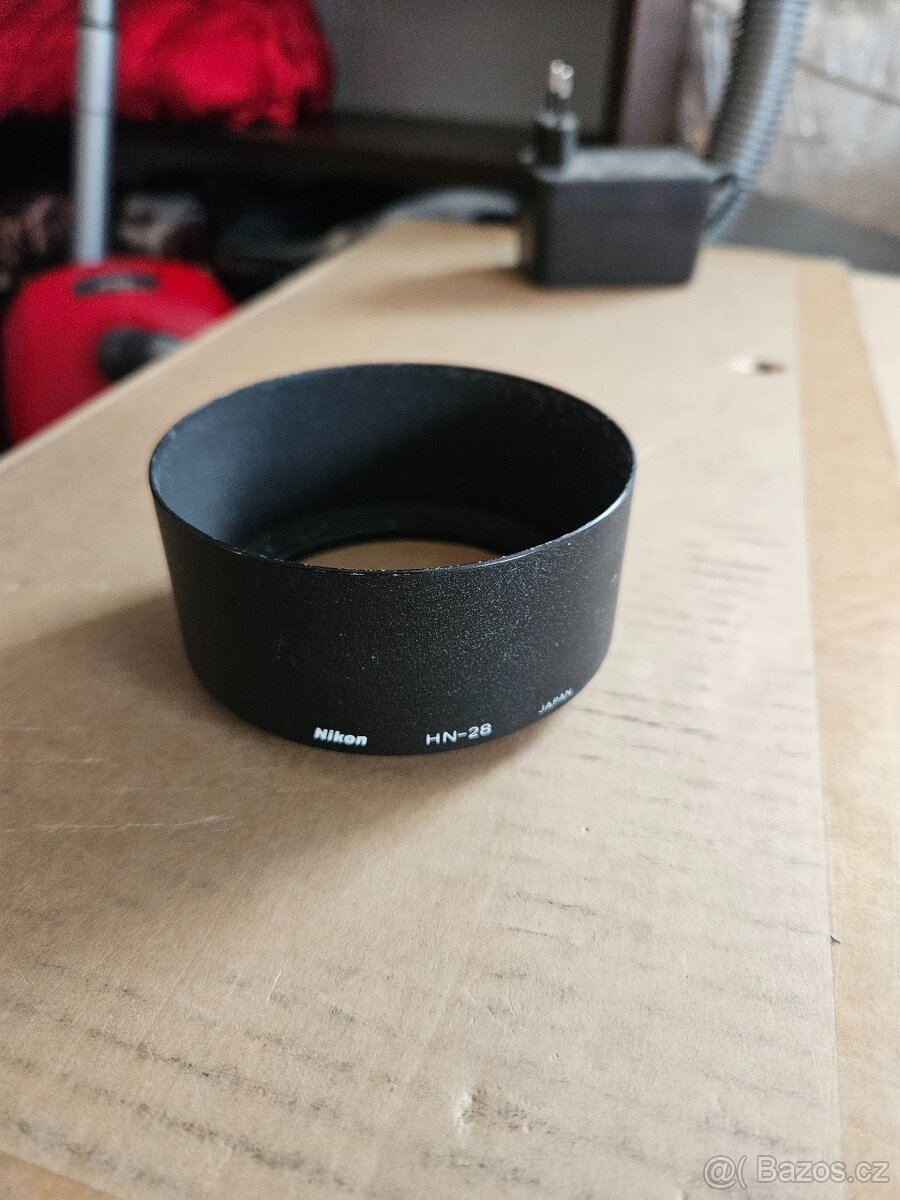 NIKON HN-28, sluneční clona