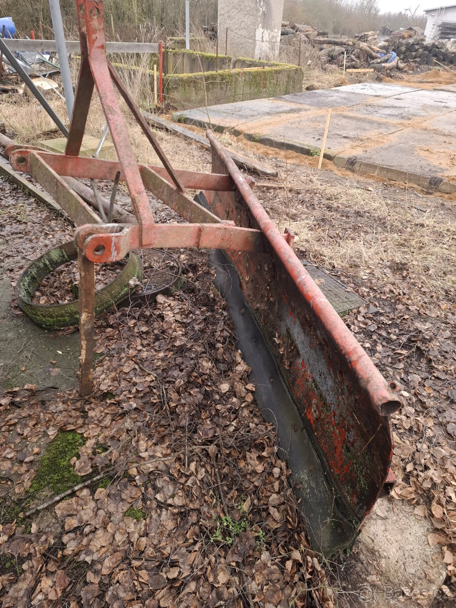 Radlice na sníh na traktor