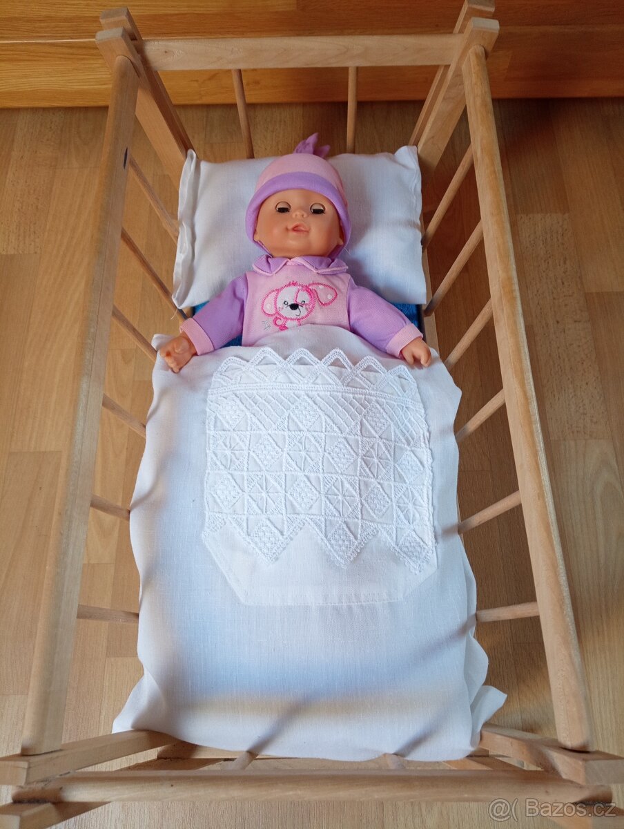 Postýlka pro panenky