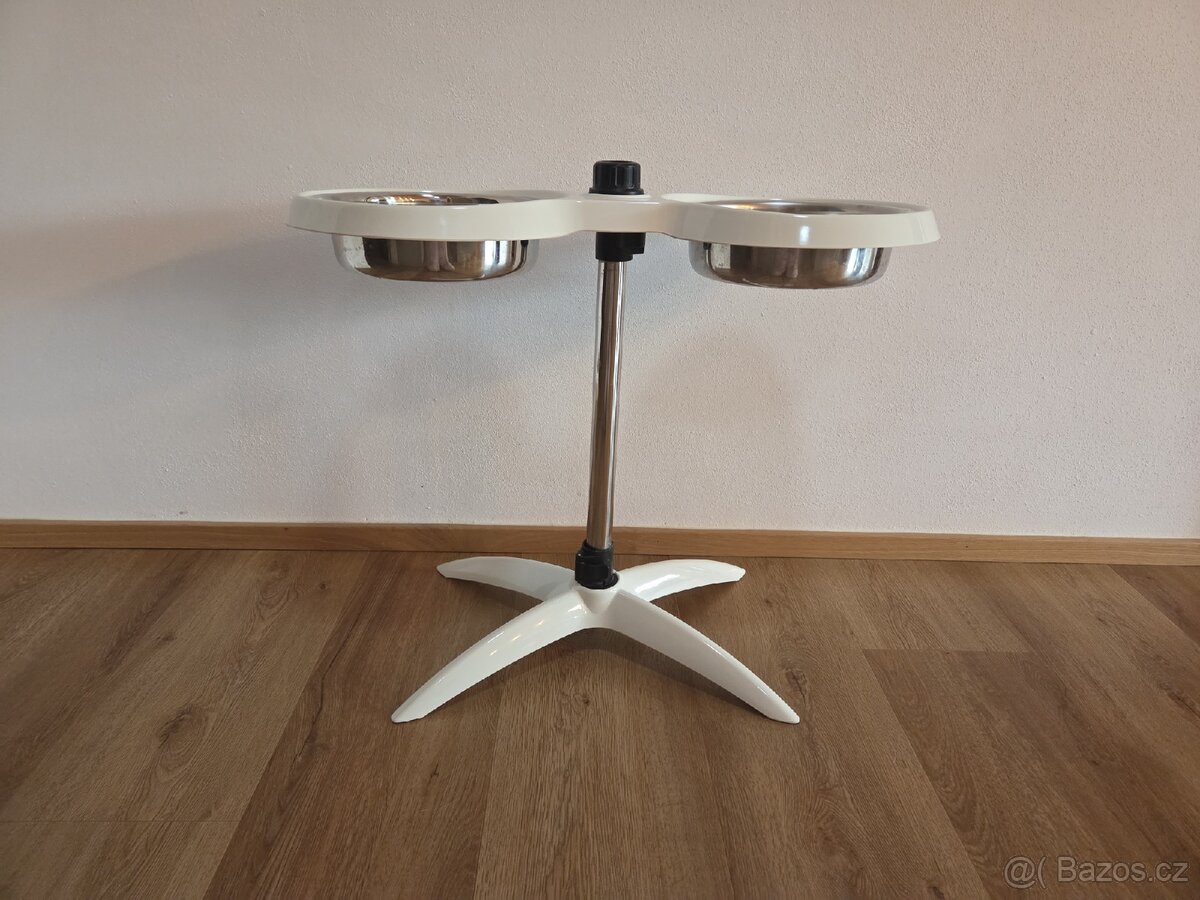 Psí bar, psí misky