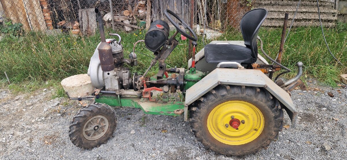 Zahradni traktorek domaci vyroby.