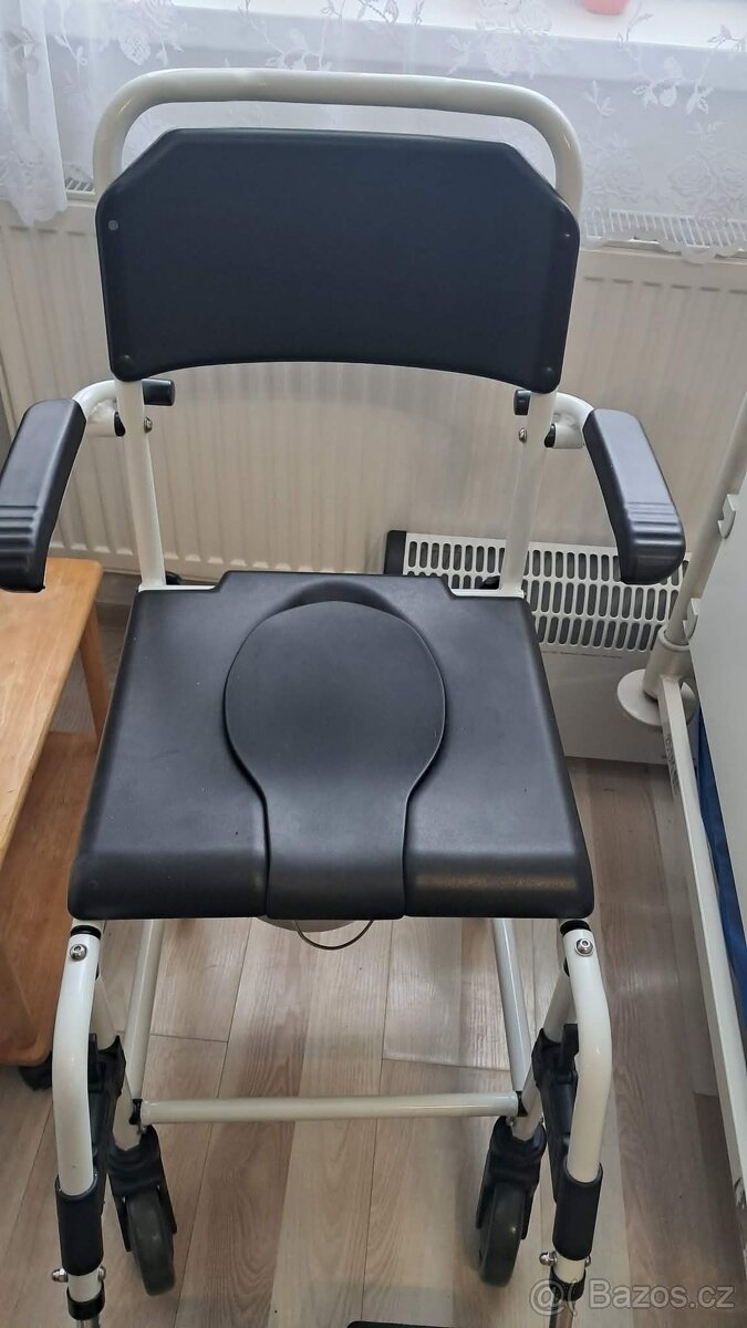 Záchodová židle a chodítka
