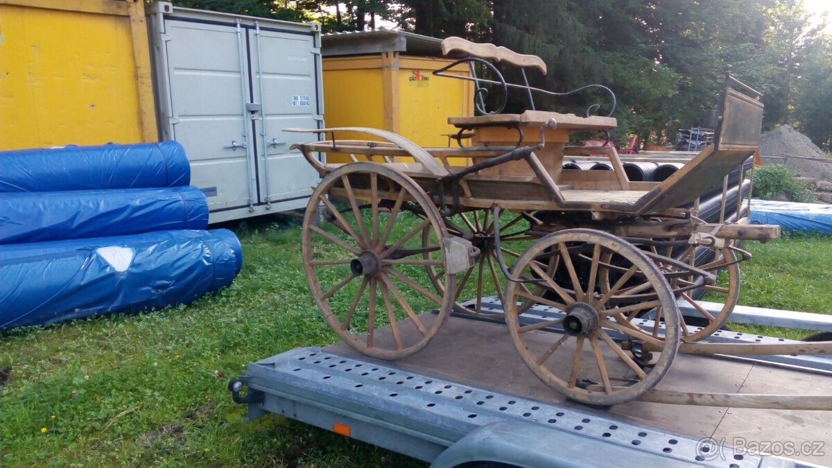 vlek, brička, kára za koně