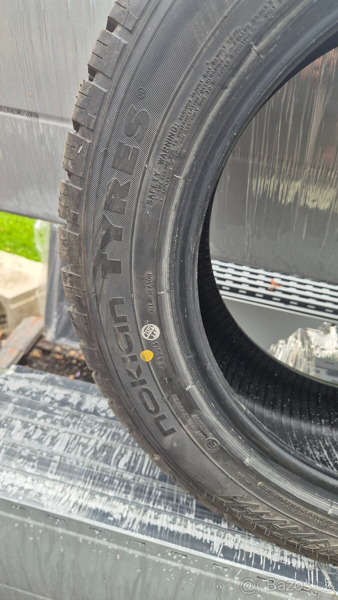 Pneu Nokian Tyres Celoročni