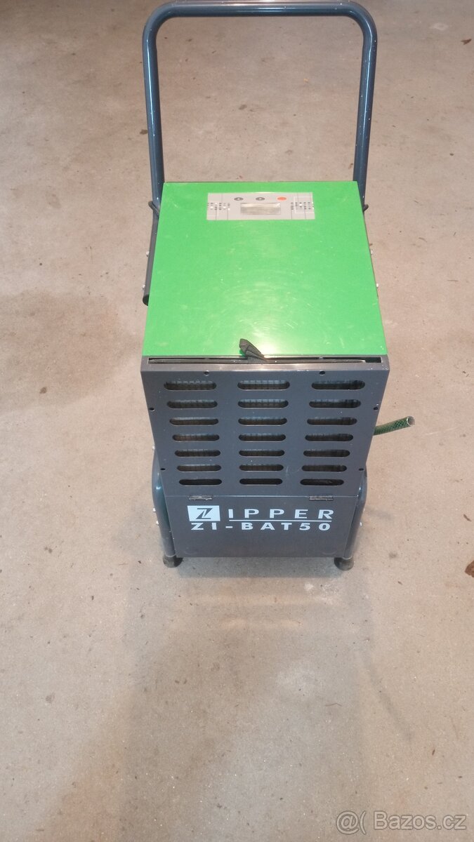 stavební vysoušeč