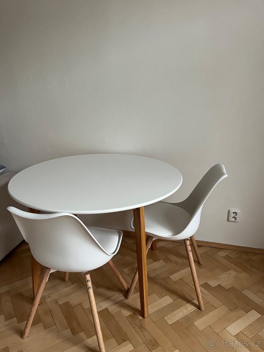 Jídelní stůl+židle